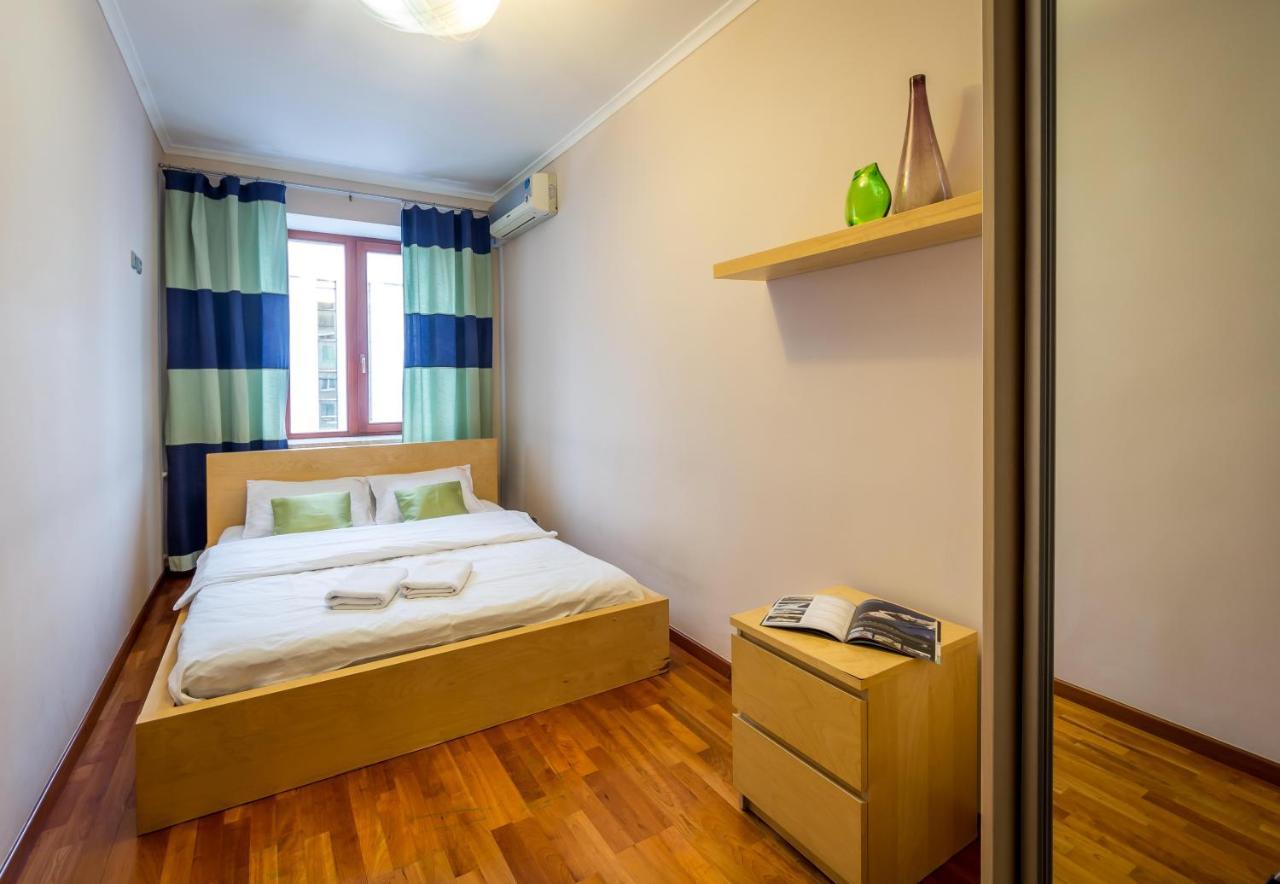 Apartment On Triokhsviatytelska Kiev Dış mekan fotoğraf